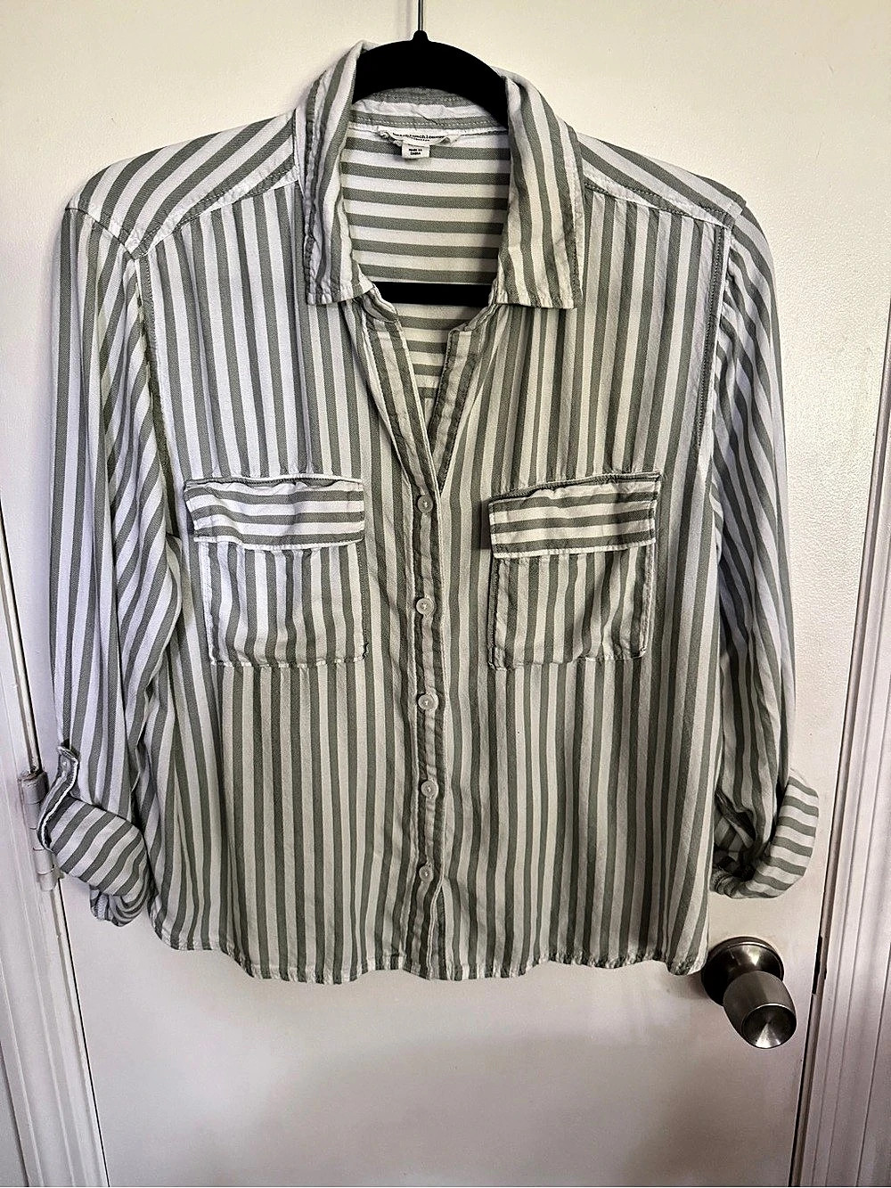 Trending Beach Lunch Lounge Striped Button Down Shirt in Green & White Size L